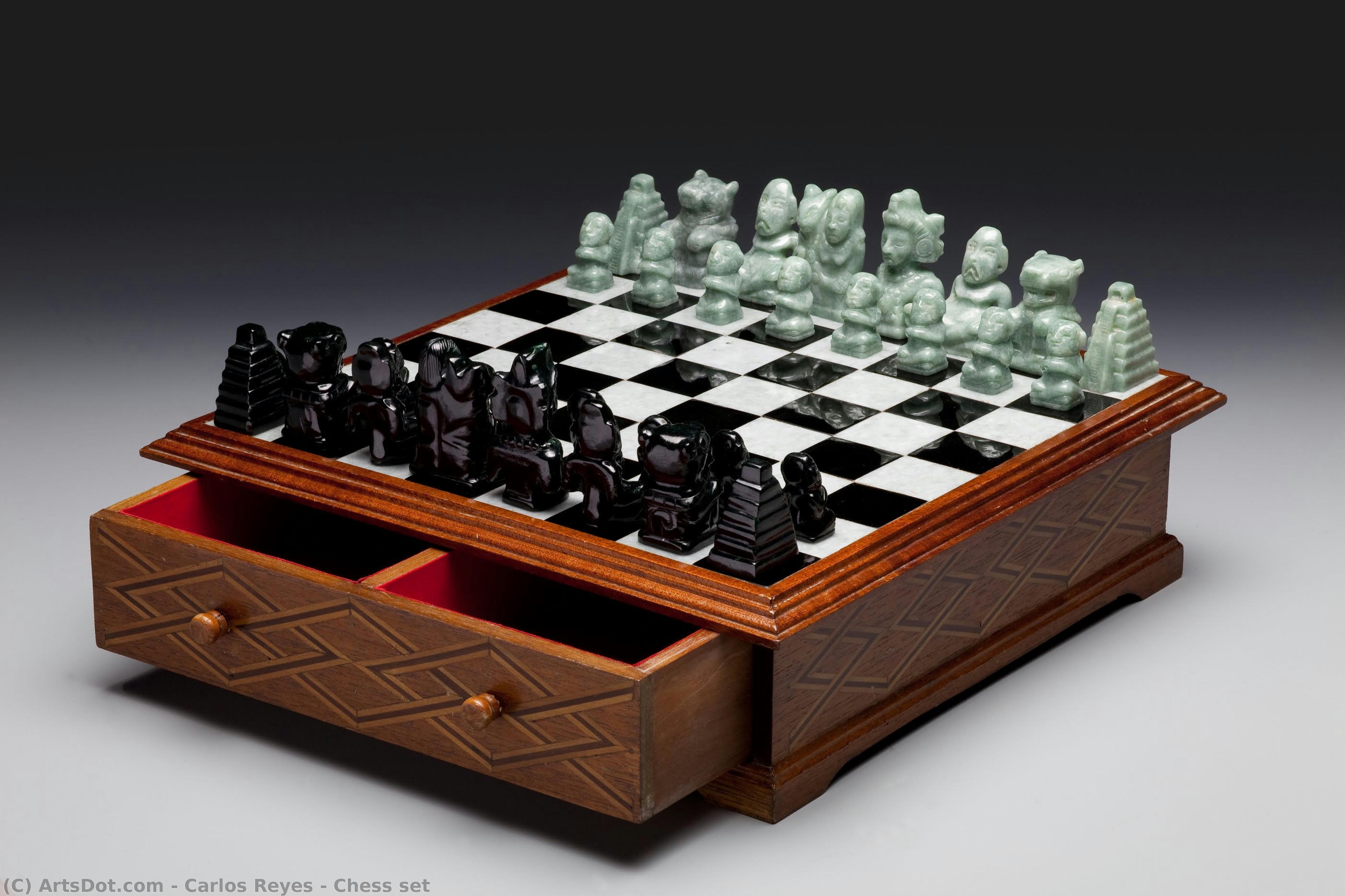 Chess Set — Carlos Reyes
