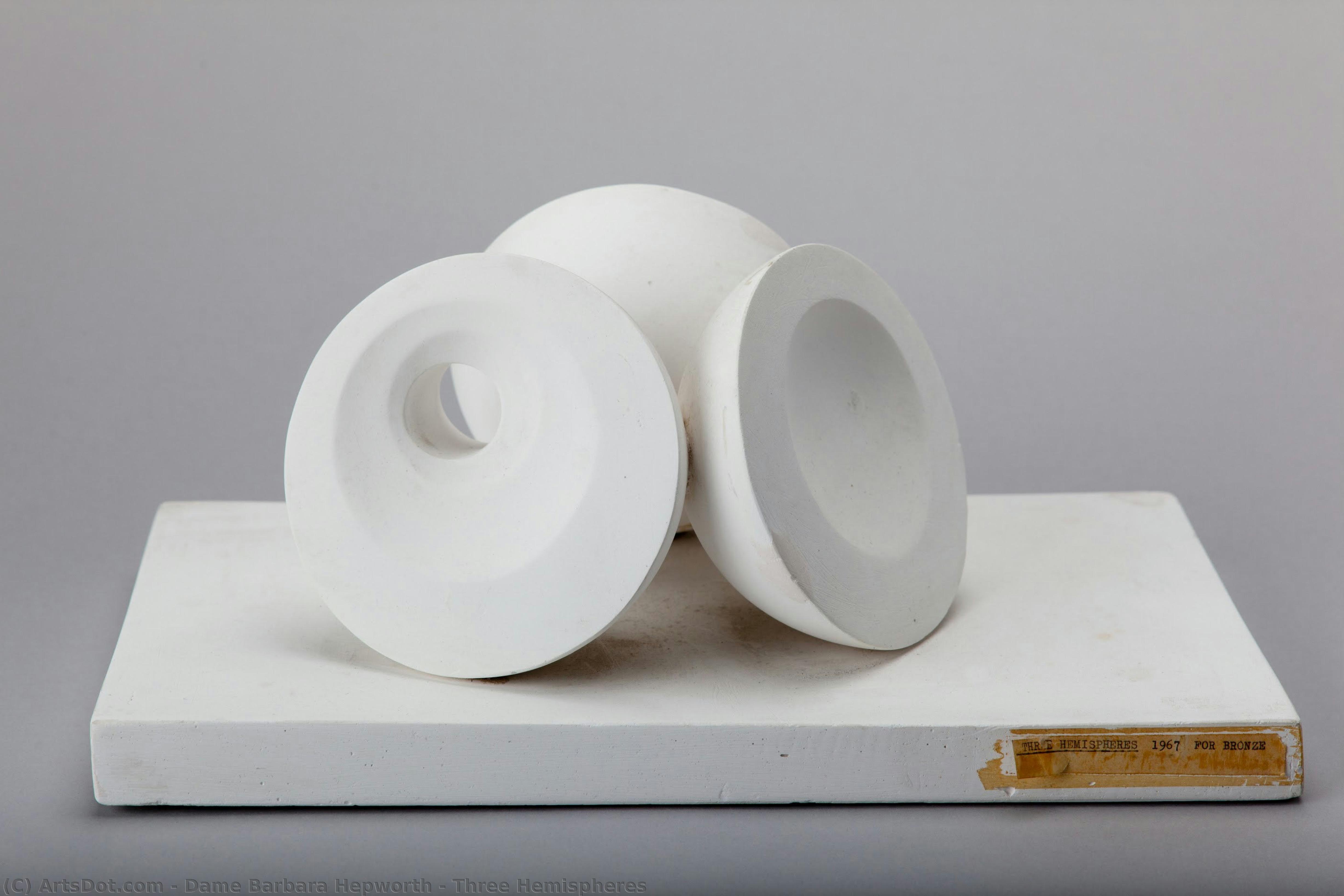 Barbara Hepworth - Trzy Hemisfery